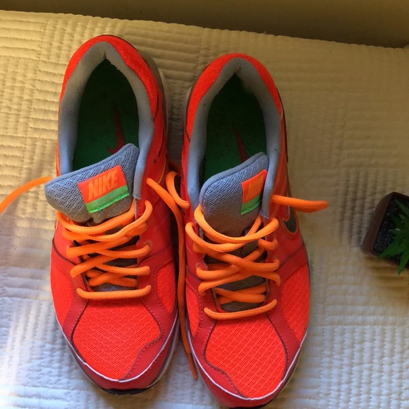 Nike - Picture 2 of 7